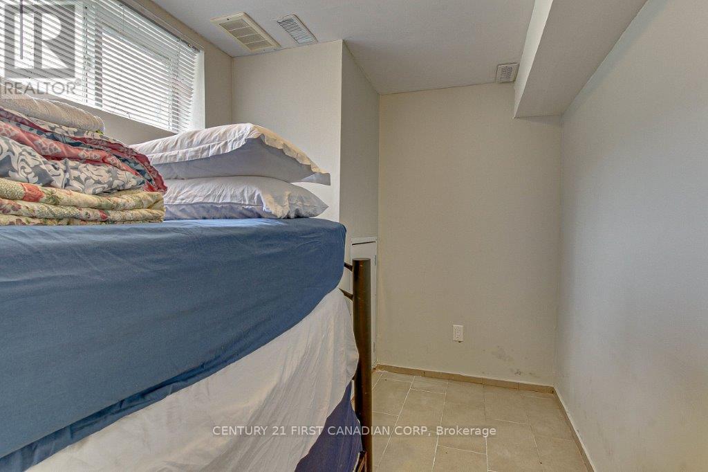 71889 Sunridge Crescent, Bluewater, Ontario  N0M 1N0 - Photo 42 - X12364252