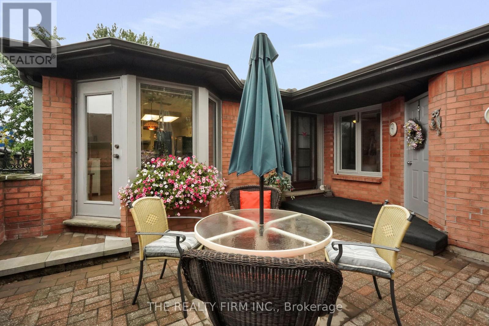 Property at 4 - 65 FIDDLERS GREEN ROAD image 4