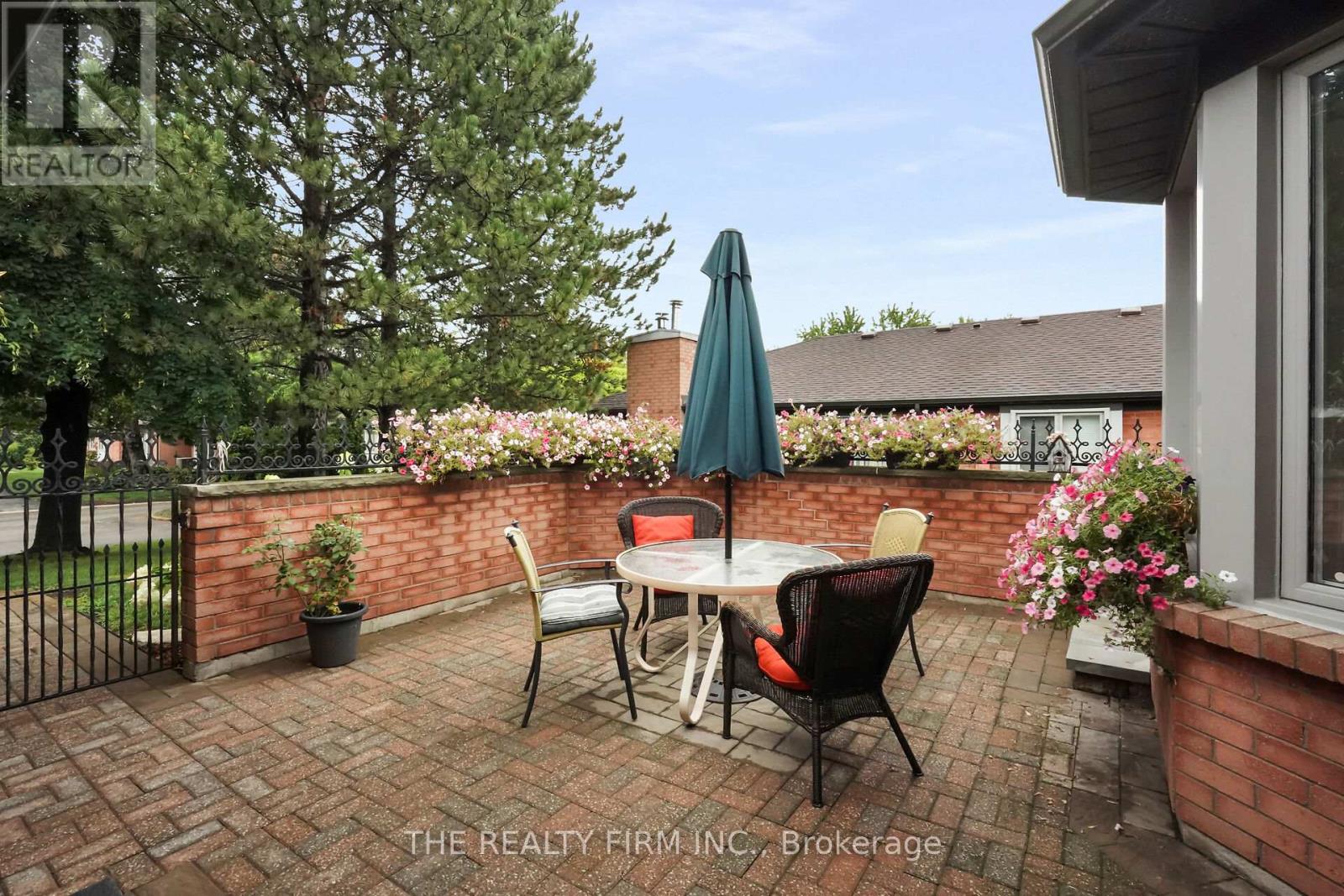 Property at 4 - 65 FIDDLERS GREEN ROAD image 5