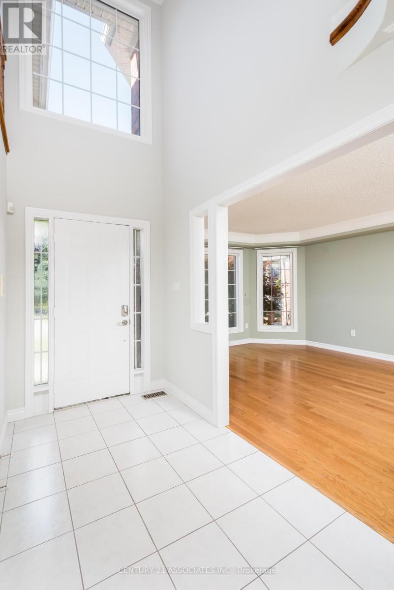 5351 Quartermain Crescent, Mississauga (Central Erin Mills), Ontario  L5M 5V5 - Photo 4 - W12364111