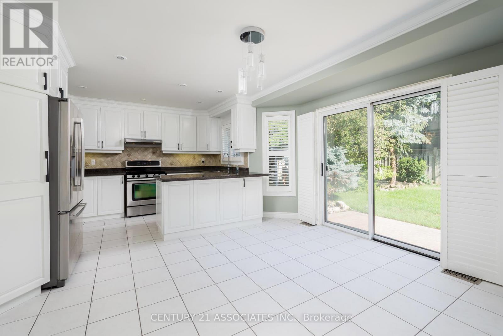 5351 Quartermain Crescent, Mississauga, Ontario  L5M 5V5 - Photo 11 - W12364112