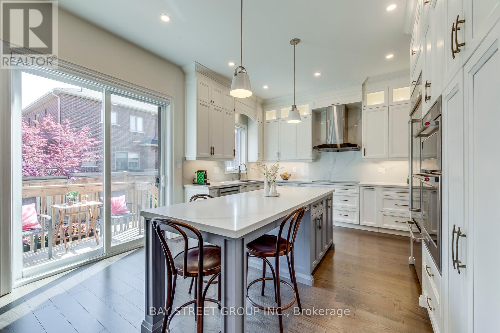3091 Streamwood Pass, Oakville, Ontario  L6H 0S8 - Photo 14 - W12364123