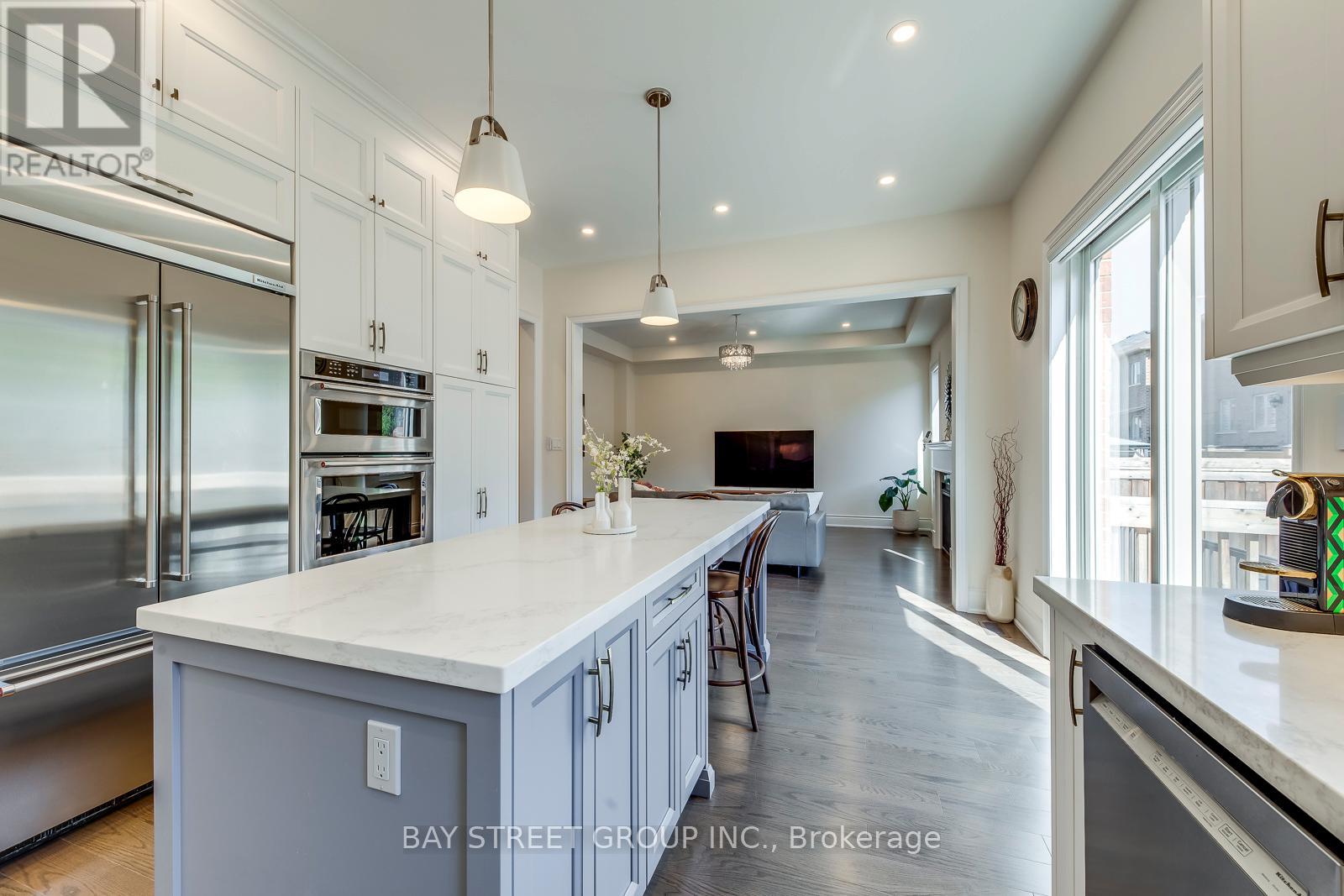 3091 Streamwood Pass, Oakville, Ontario  L6H 0S8 - Photo 17 - W12364123