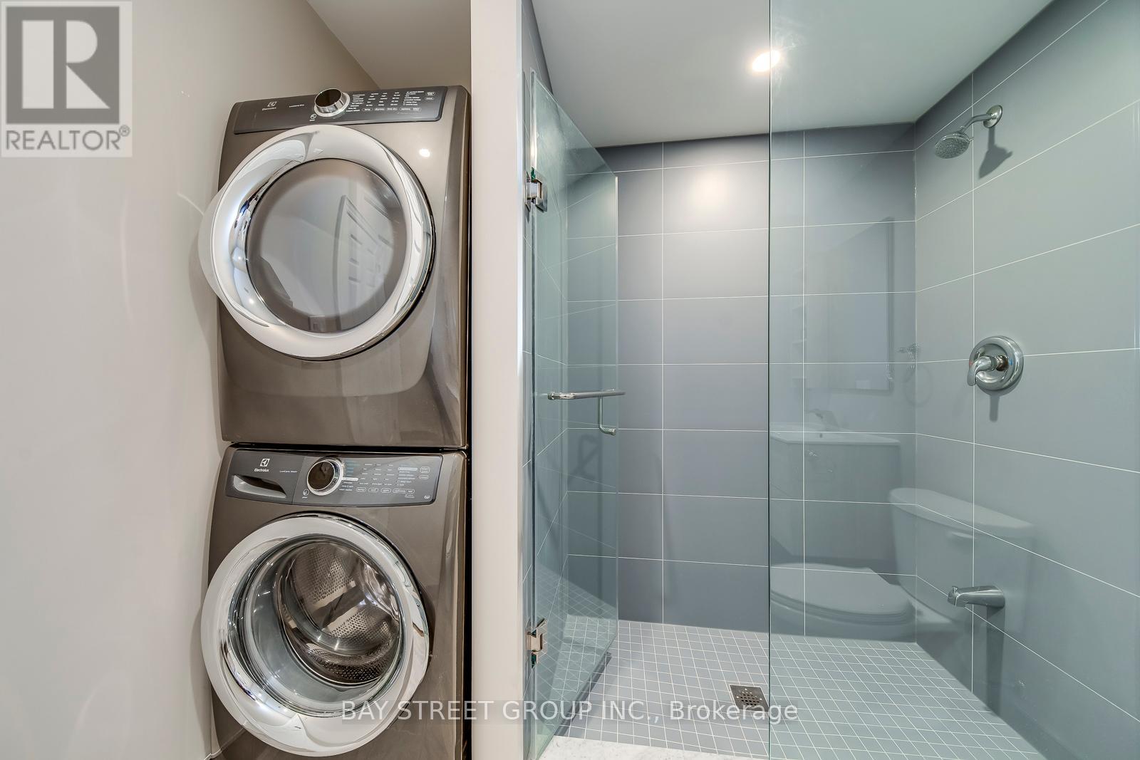 3091 Streamwood Pass, Oakville, Ontario  L6H 0S8 - Photo 42 - W12364123
