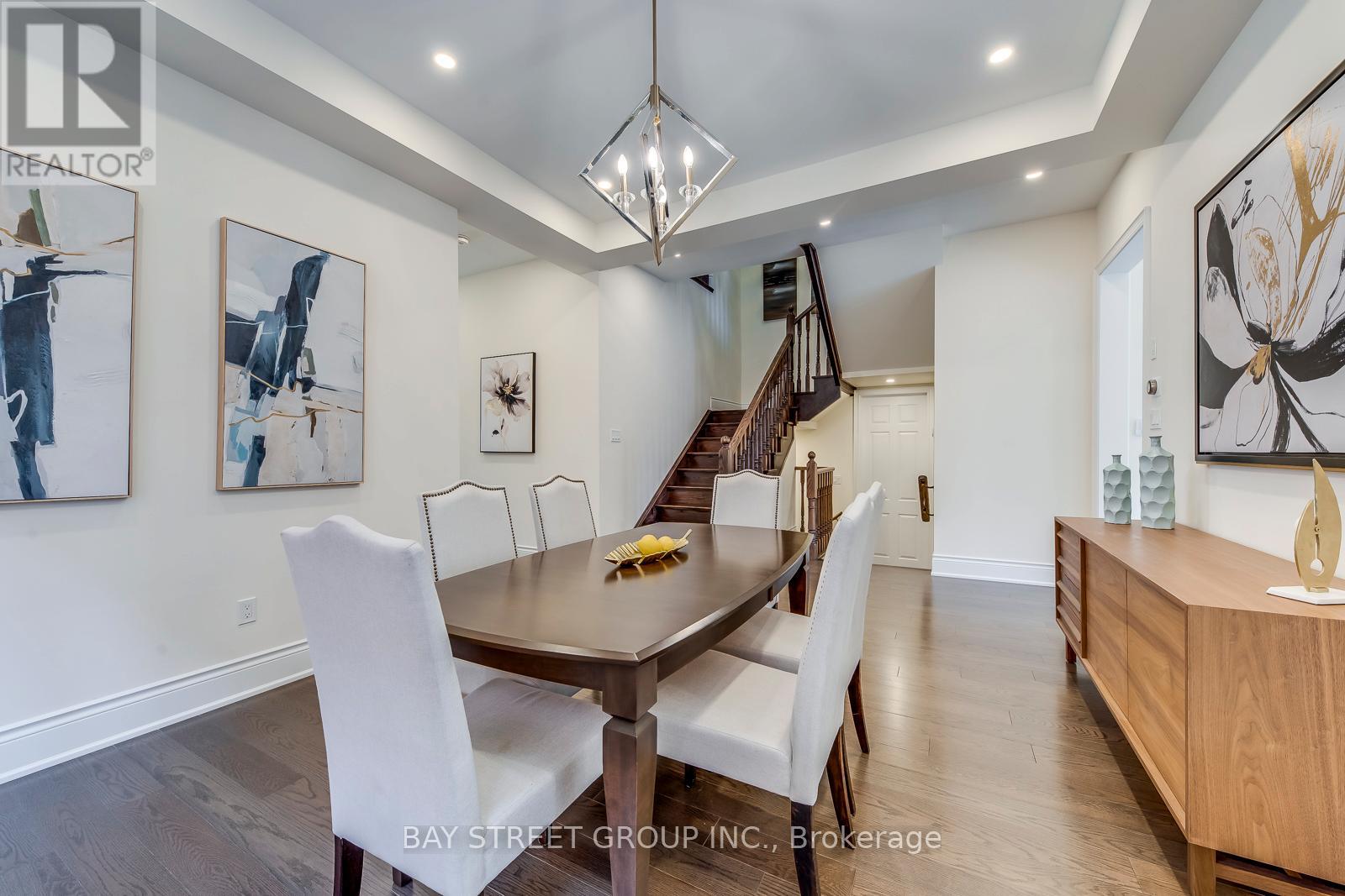 3091 Streamwood Pass, Oakville, Ontario  L6H 0S8 - Photo 9 - W12364123