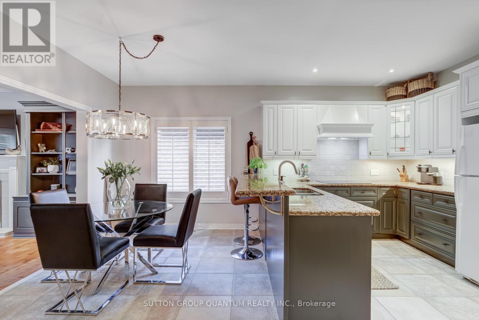 2372 Ravine Gate, Oakville, Ontario  L6M 4R1 - Photo 9 - W12364135