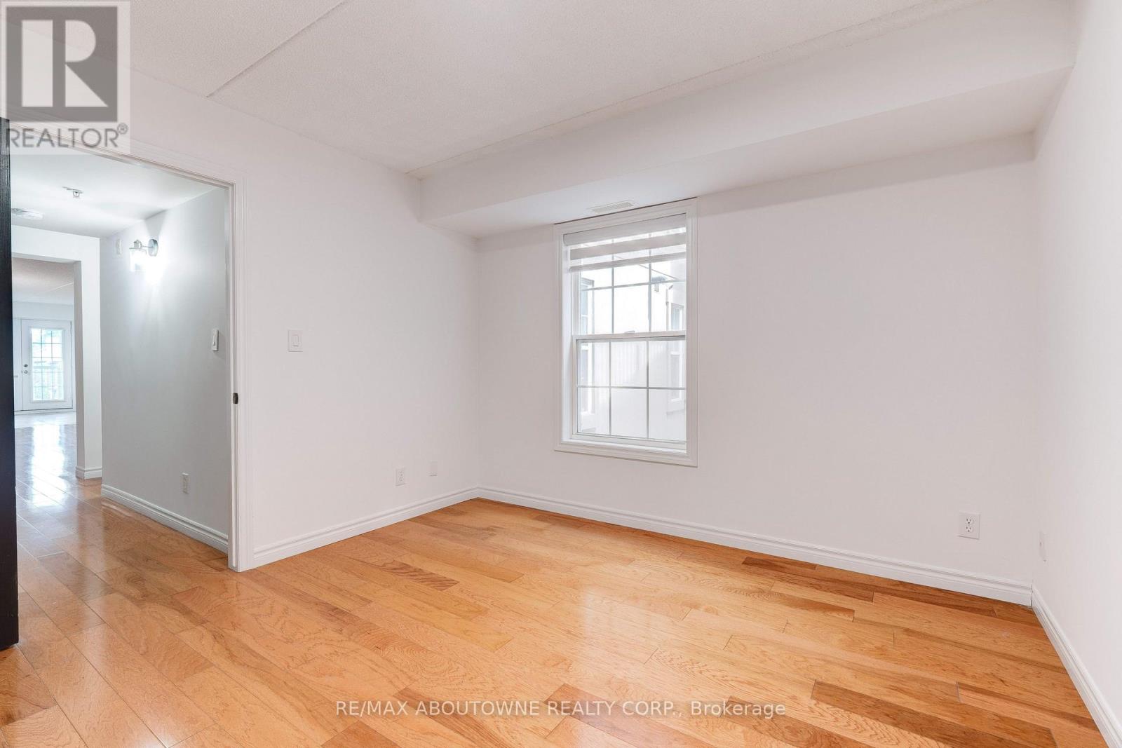 212 - 1460 Bishops Gate, Oakville, Ontario  L6M 4N5 - Photo 13 - W12364146