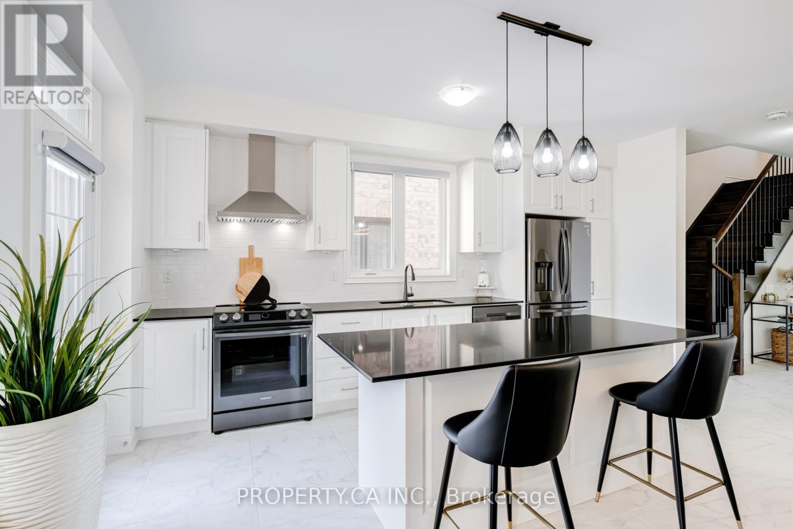 10 FORDHAM ROAD, Brampton, Ontario