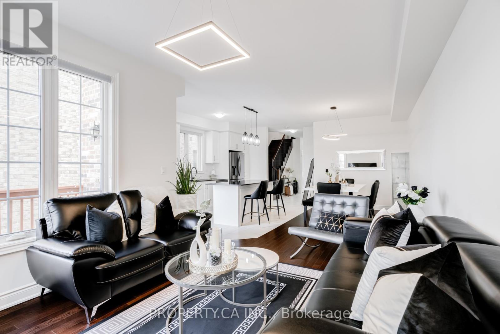 10 Fordham Road, Brampton, Ontario  L6Y 6K2 - Photo 10 - W12364150