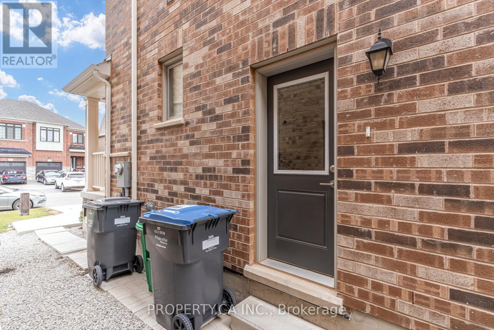 10 Fordham Road, Brampton, Ontario  L6Y 6K2 - Photo 33 - W12364150