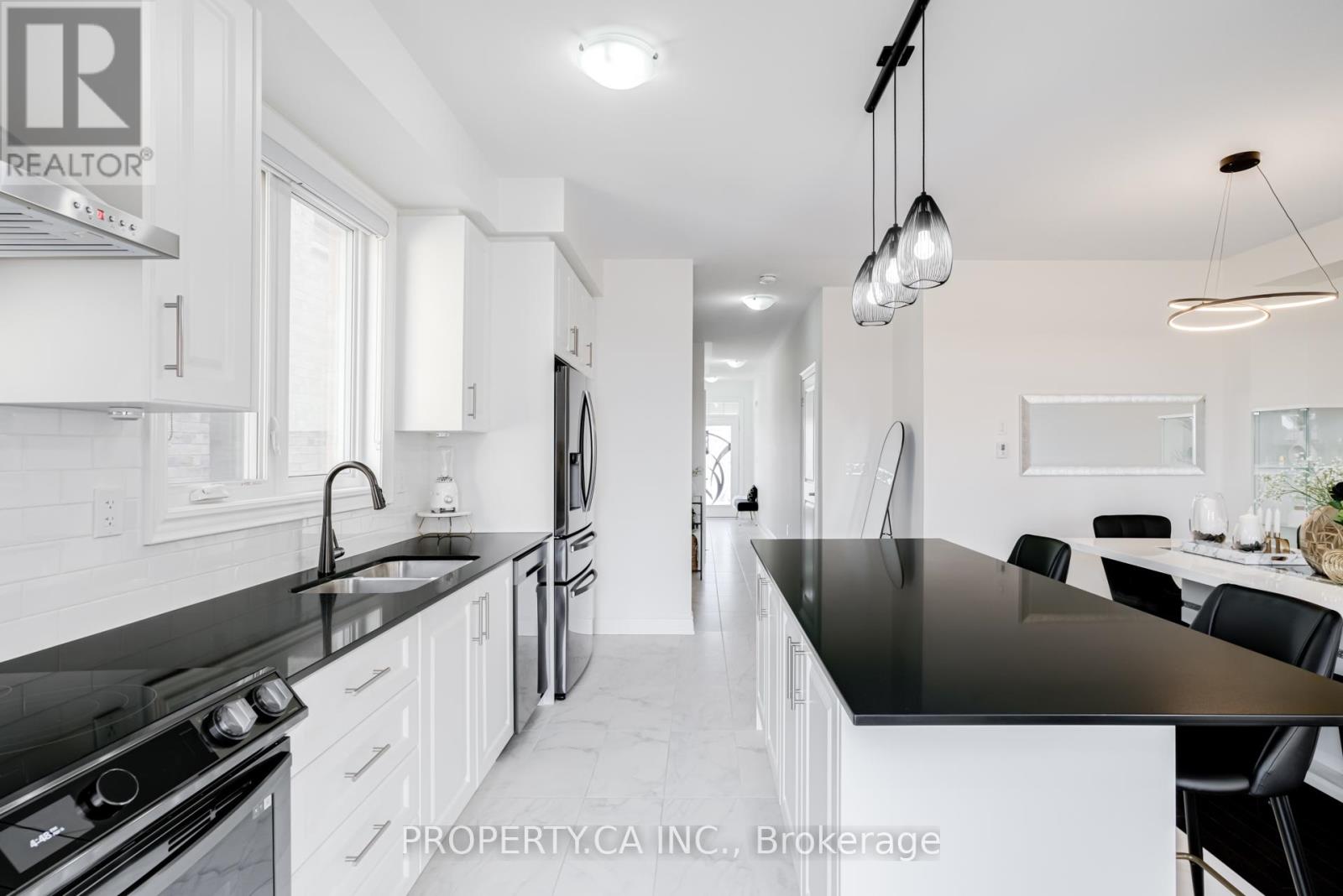 10 Fordham Road, Brampton, Ontario  L6Y 6K2 - Photo 6 - W12364150