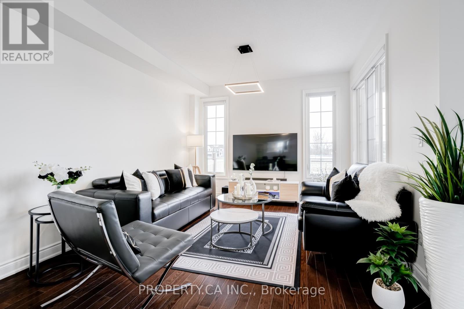 10 Fordham Road, Brampton, Ontario  L6Y 6K2 - Photo 8 - W12364150