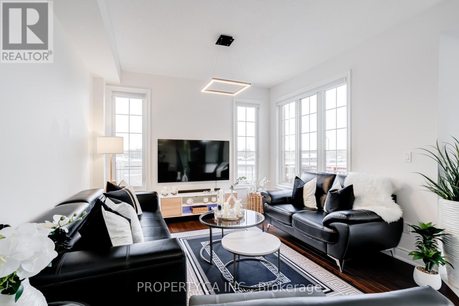 10 Fordham Road, Brampton, Ontario  L6Y 6K2 - Photo 9 - W12364150