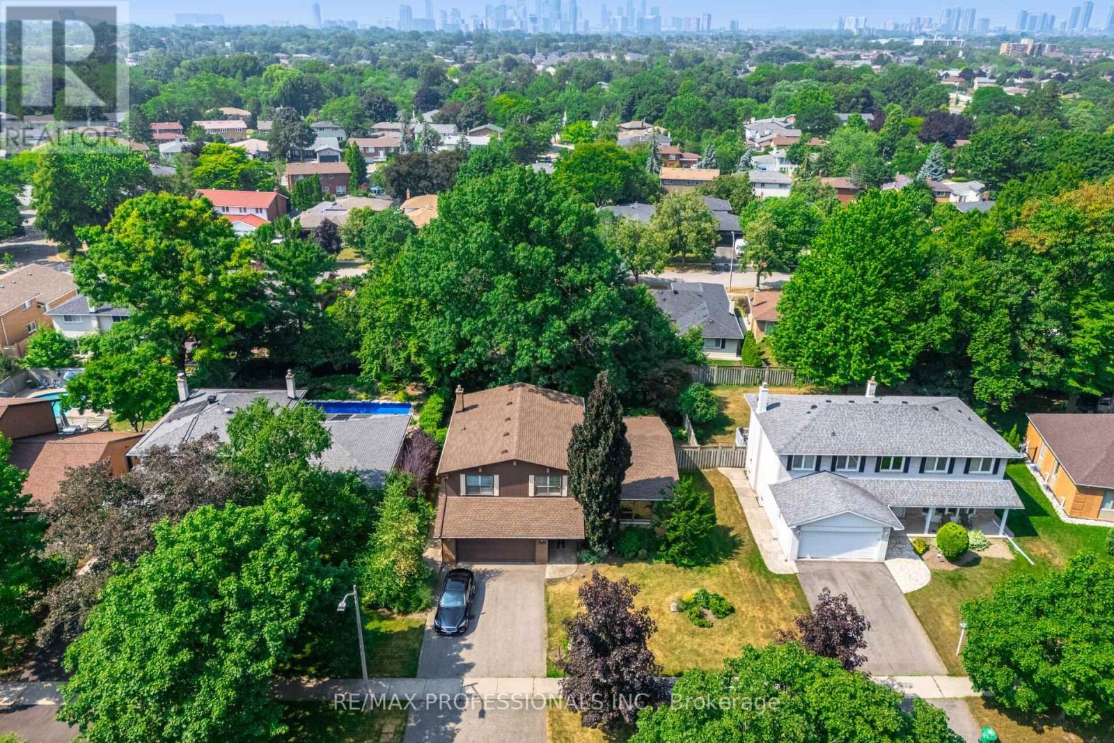 Property at 3667 BEECHOLLOW CRESCENT image 1