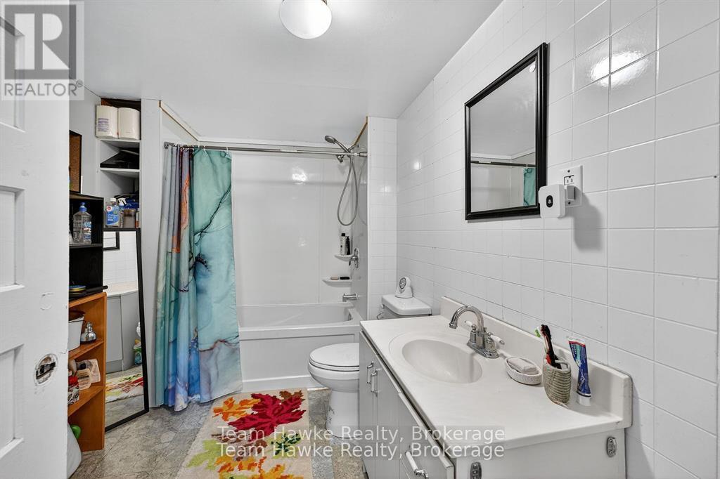 479 Queen Street, Midland, Ontario  L4R 3J3 - Photo 23 - S12364294