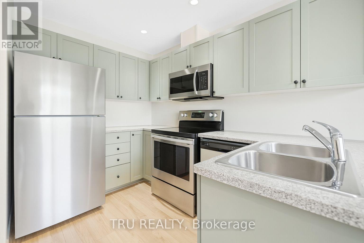 102 Southpointe Avenue, Ottawa, Ontario  K2J 4T5 - Photo 4 - X12363799