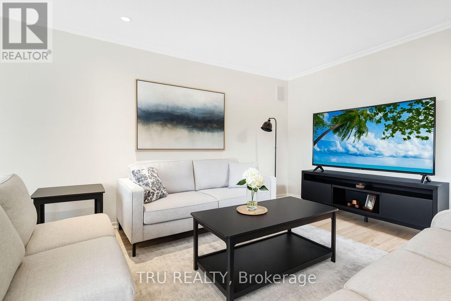 102 Southpointe Avenue, Ottawa, Ontario  K2J 4T5 - Photo 3 - X12363799