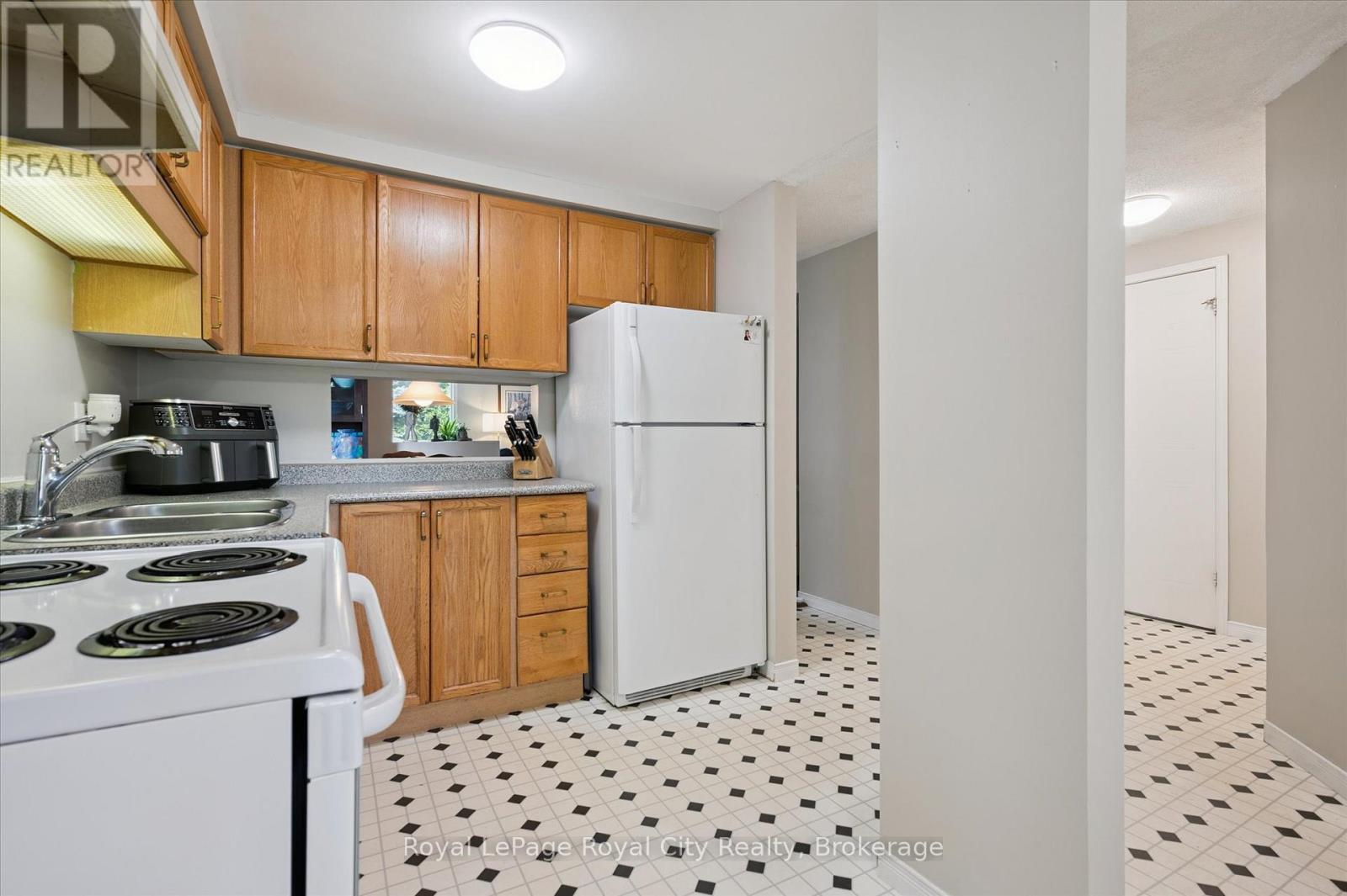 487 Flannery Drive, Centre Wellington, Ontario  N1M 2P2 - Photo 10 - X12364256