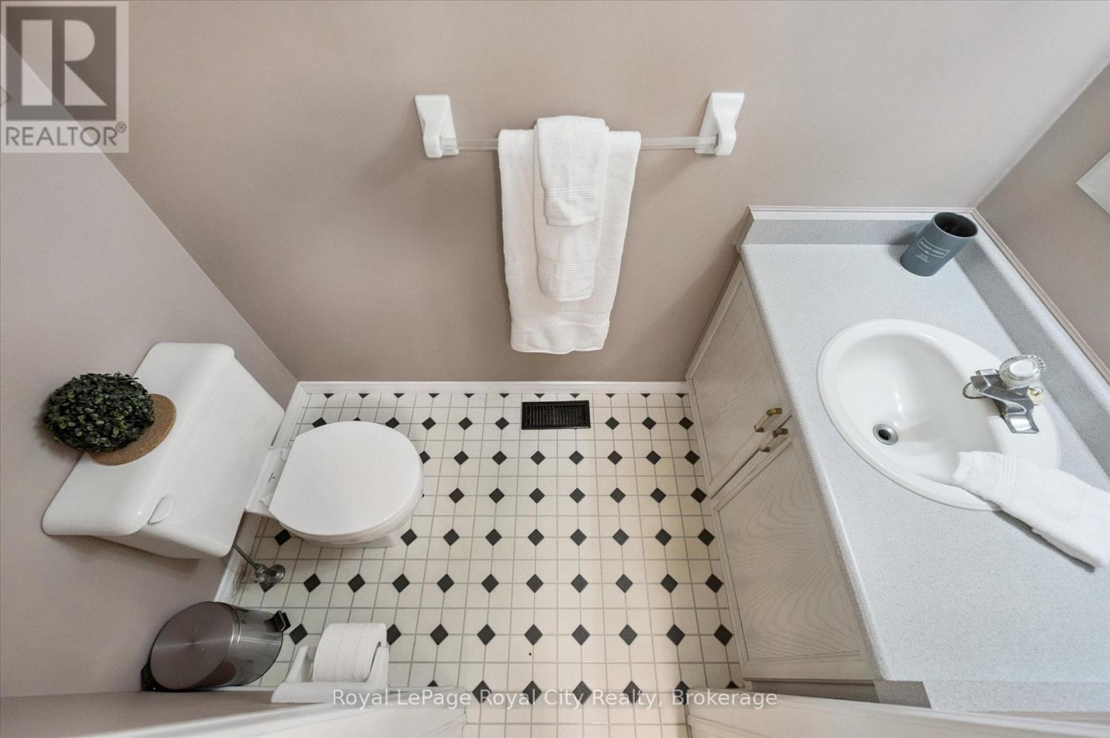 487 Flannery Drive, Centre Wellington, Ontario  N1M 2P2 - Photo 23 - X12364256