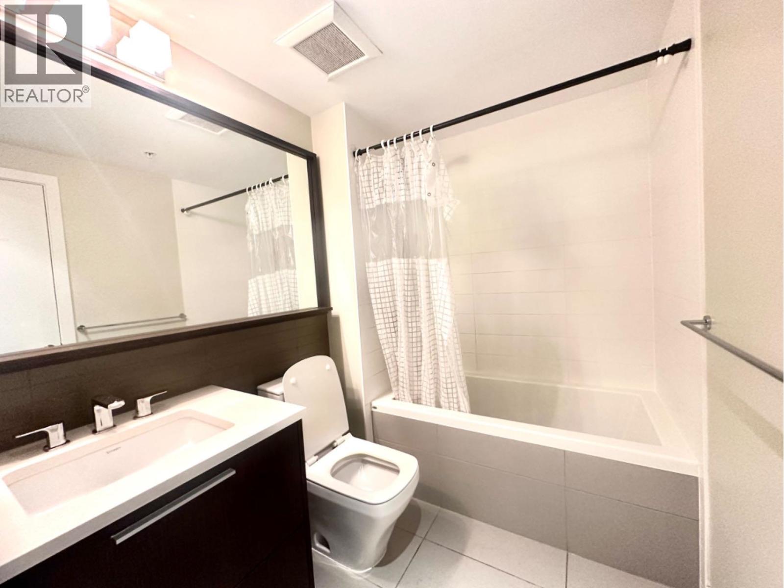 32nd 2975 Atlantic Avenue, Coquitlam, British Columbia  V3B 0C5 - Photo 4 - R3040434