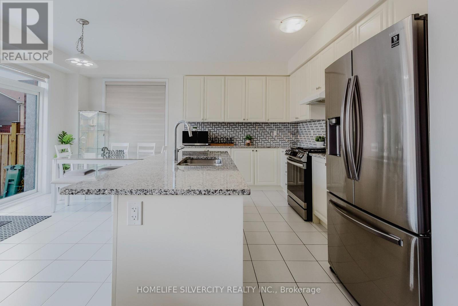 256 Bedrock Drive, Hamilton, Ontario  L8J 0M2 - Photo 14 - X12364145