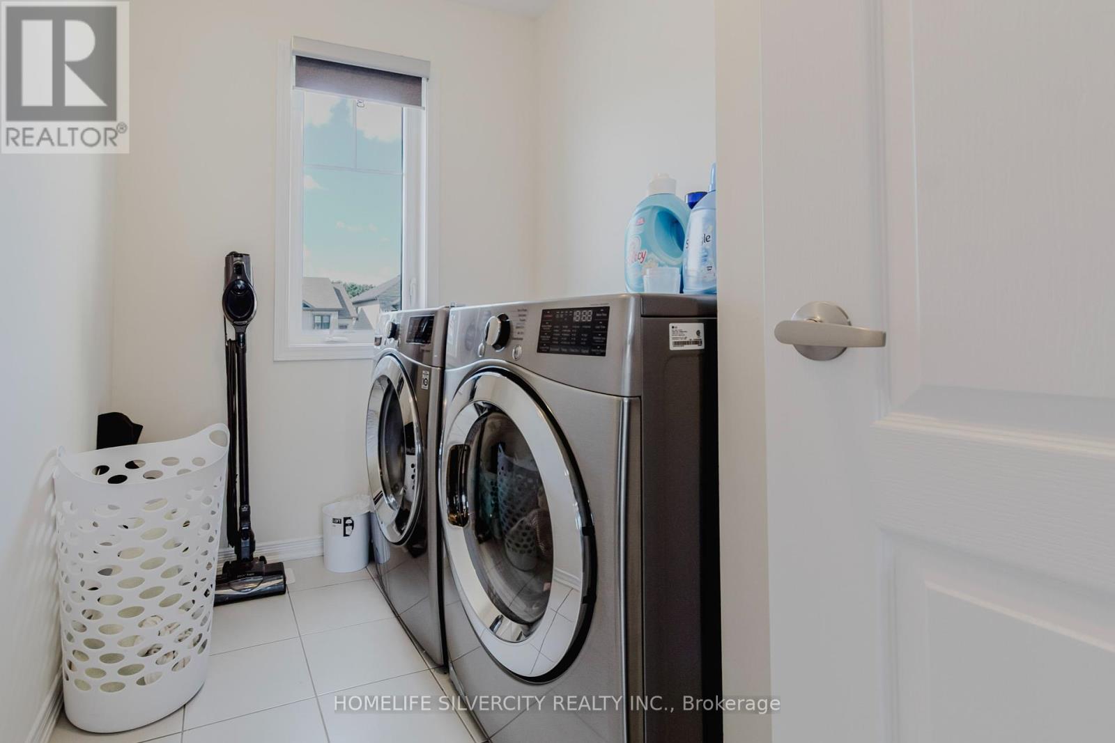 256 Bedrock Drive, Hamilton, Ontario  L8J 0M2 - Photo 26 - X12364145