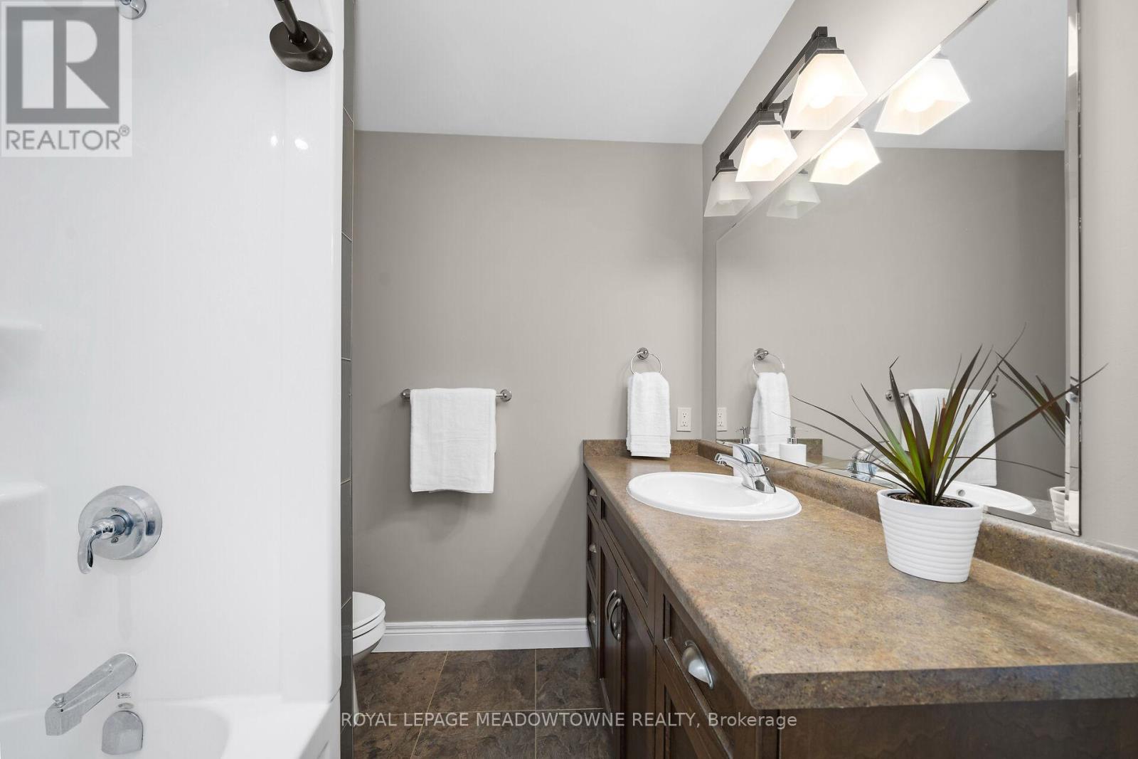 7412 Boyce Drive, Puslinch, Ontario  N0B 2J0 - Photo 20 - X12364228