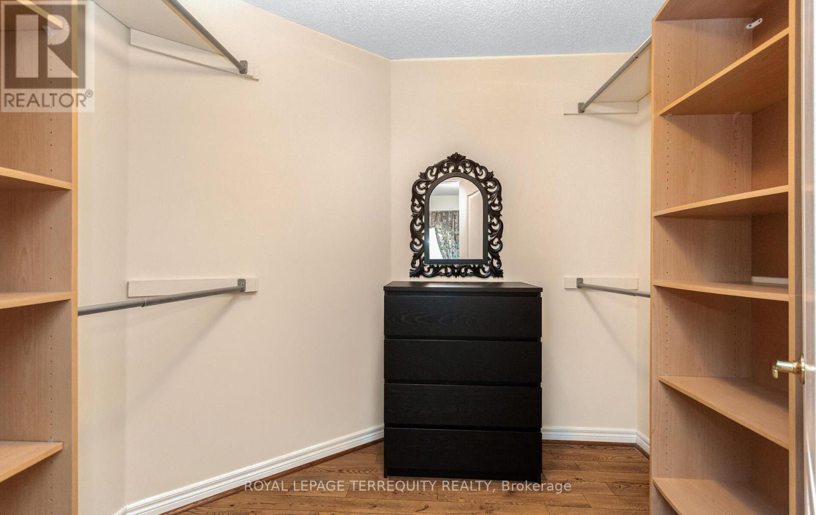 5187 Forest Ridge Drive, Mississauga, Ontario  L5M 5B3 - Photo 29 - W12332442