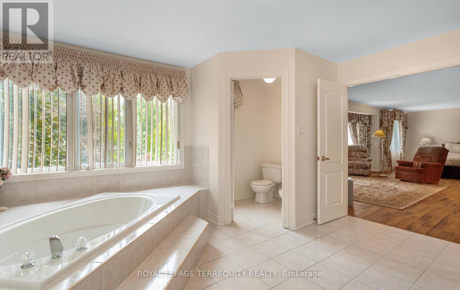 5187 Forest Ridge Drive, Mississauga, Ontario  L5M 5B3 - Photo 28 - W12332442