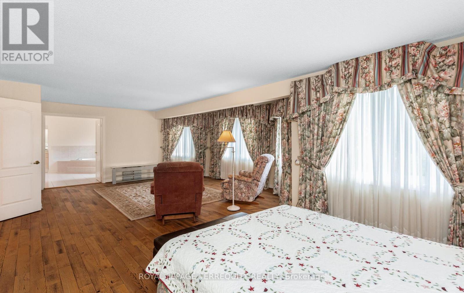 5187 Forest Ridge Drive, Mississauga, Ontario  L5M 5B3 - Photo 26 - W12332442
