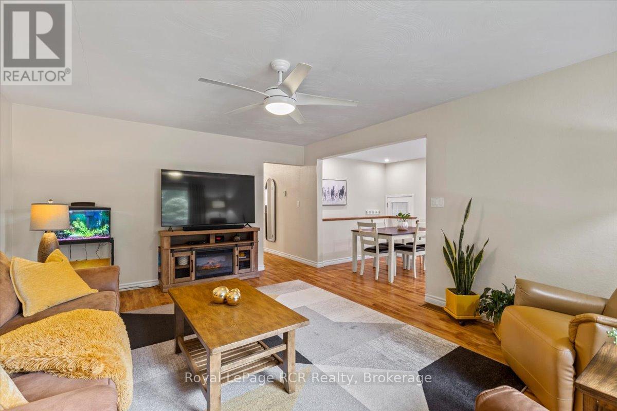 382 3rd Street, Hanover, Ontario  N4N 1B3 - Photo 10 - X12309590