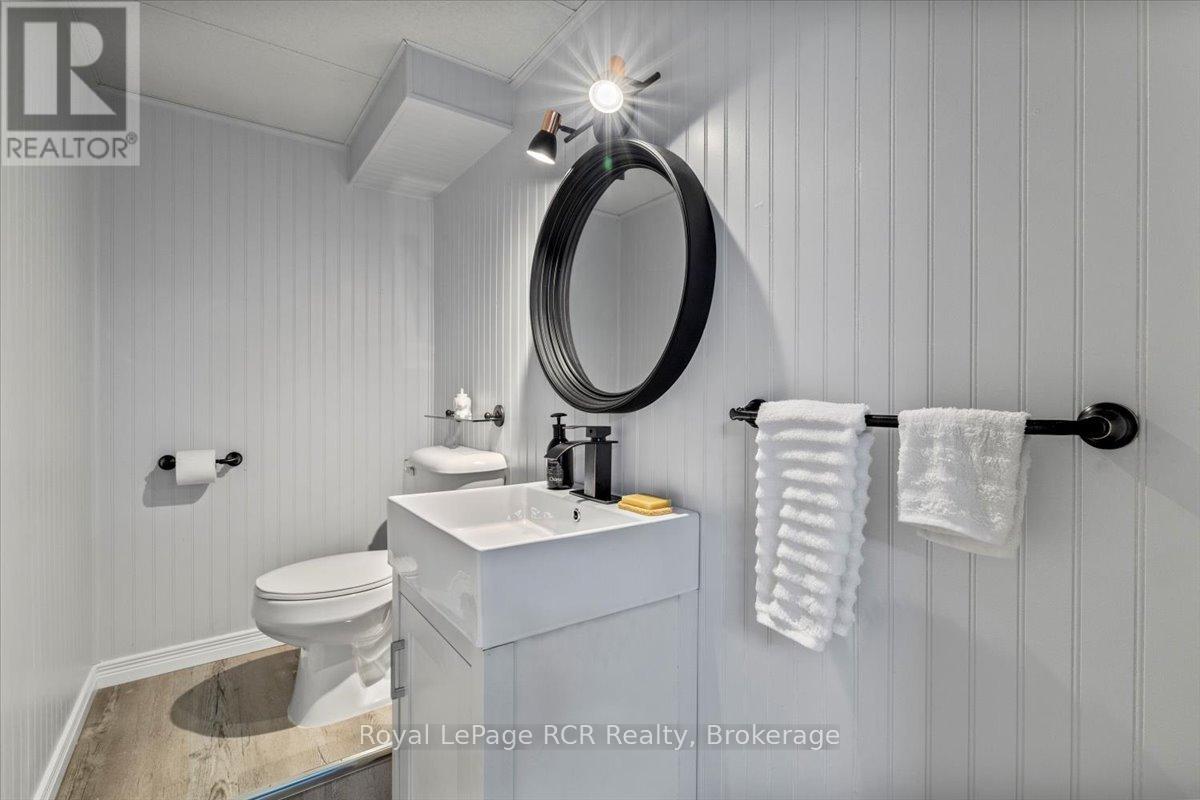 382 3rd Street, Hanover, Ontario  N4N 1B3 - Photo 20 - X12309590