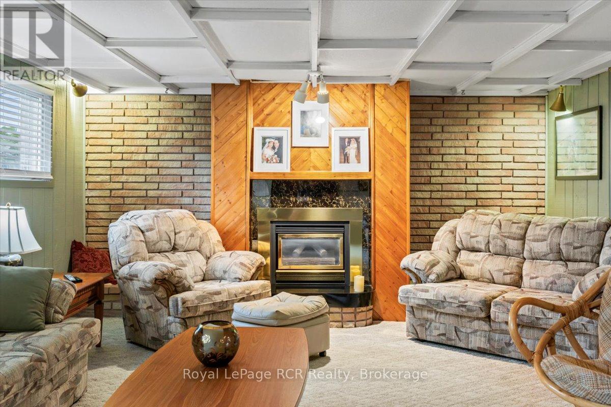 526 19th Avenue, Hanover, Ontario  N4N 3E9 - Photo 23 - X12335437