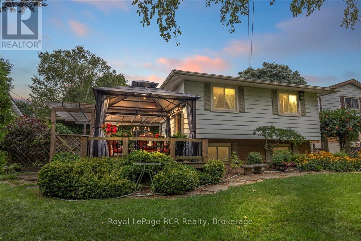 526 19th Avenue, Hanover, Ontario  N4N 3E9 - Photo 36 - X12335437