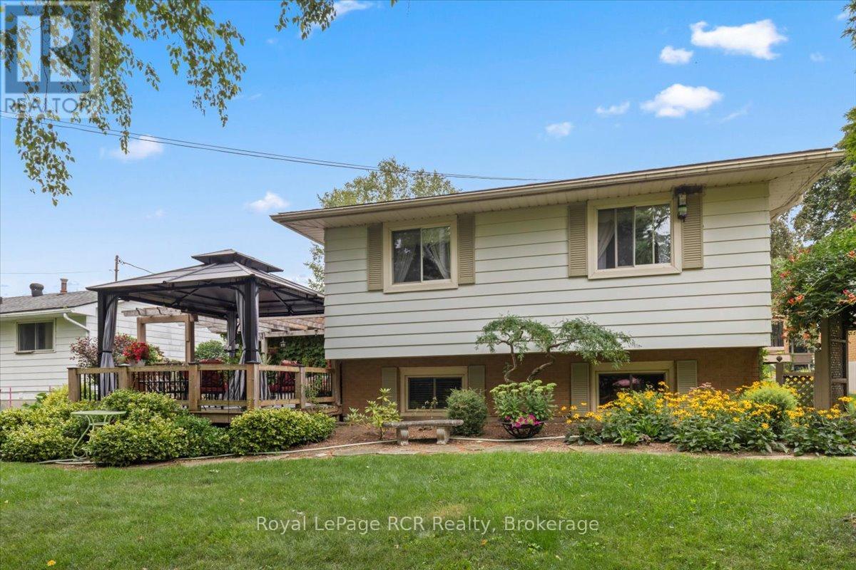 526 19th Avenue, Hanover, Ontario  N4N 3E9 - Photo 26 - X12335437