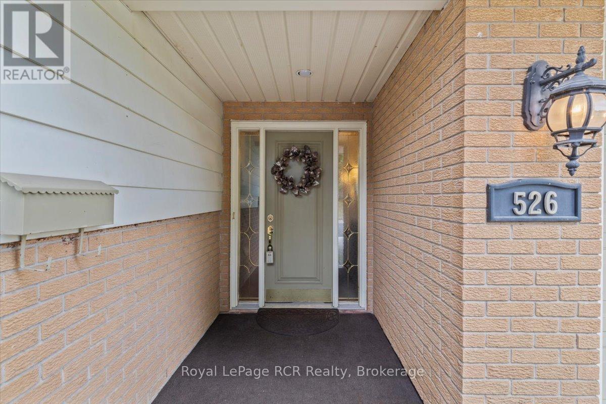 526 19th Avenue, Hanover, Ontario  N4N 3E9 - Photo 3 - X12335437