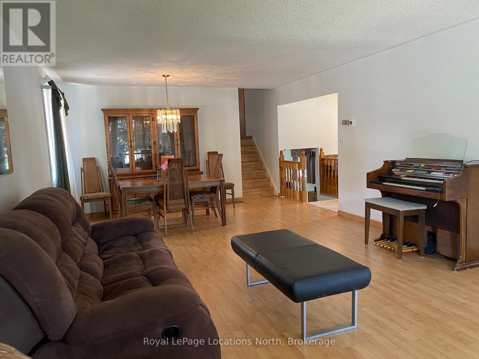 221 John Street, Clearview, Ontario  L0M 1S0 - Photo 19 - S12304584