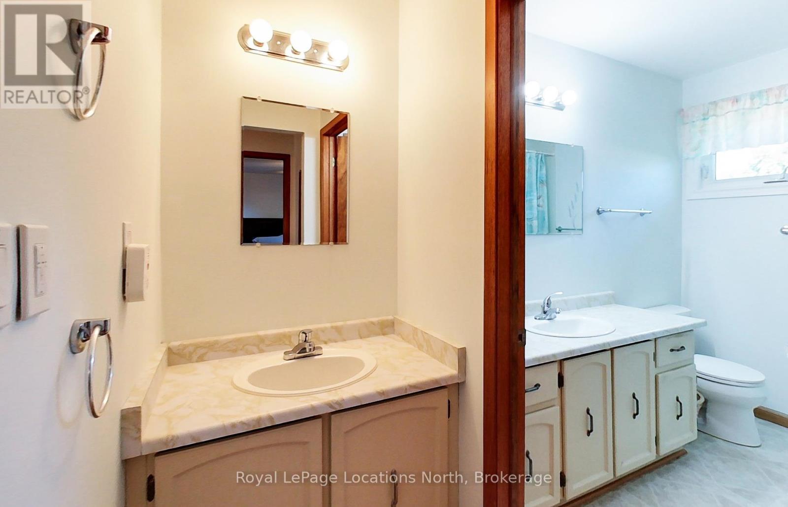 221 John Street, Clearview, Ontario  L0M 1S0 - Photo 24 - S12304584