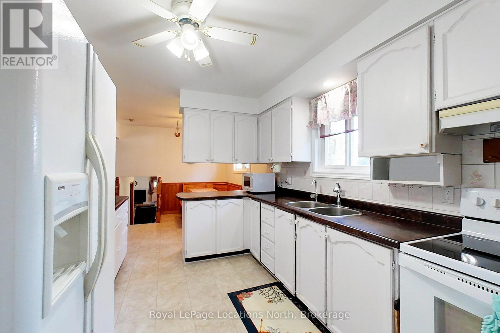 221 John Street, Clearview, Ontario  L0M 1S0 - Photo 15 - S12304584