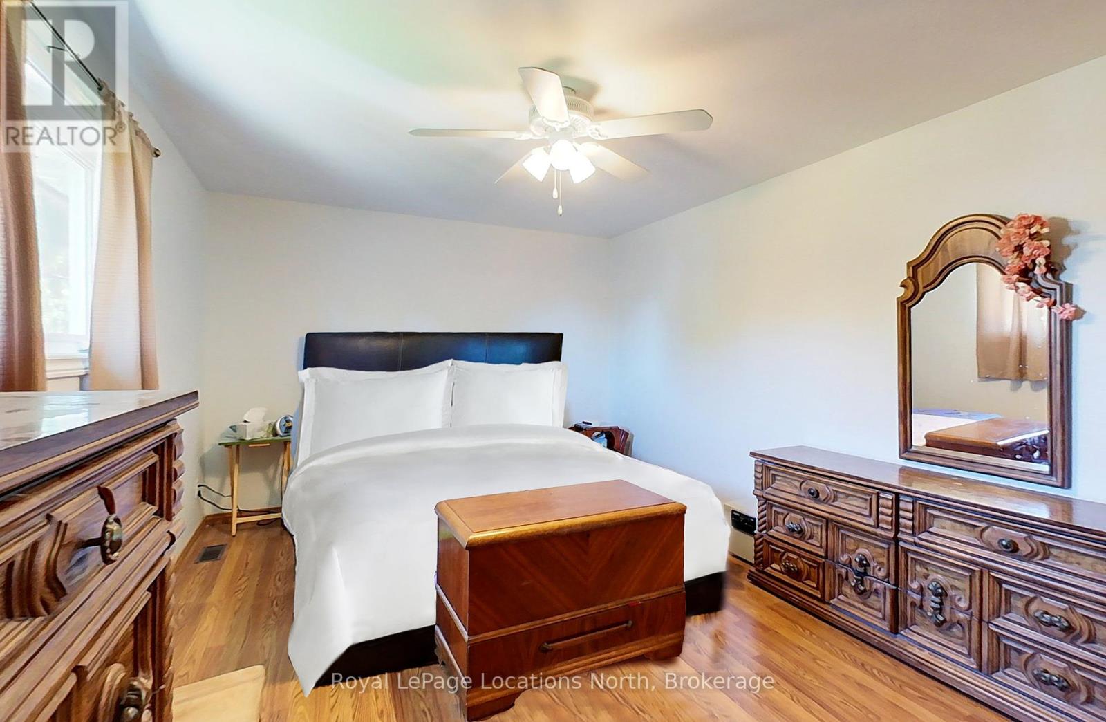 221 John Street, Clearview, Ontario  L0M 1S0 - Photo 22 - S12304584