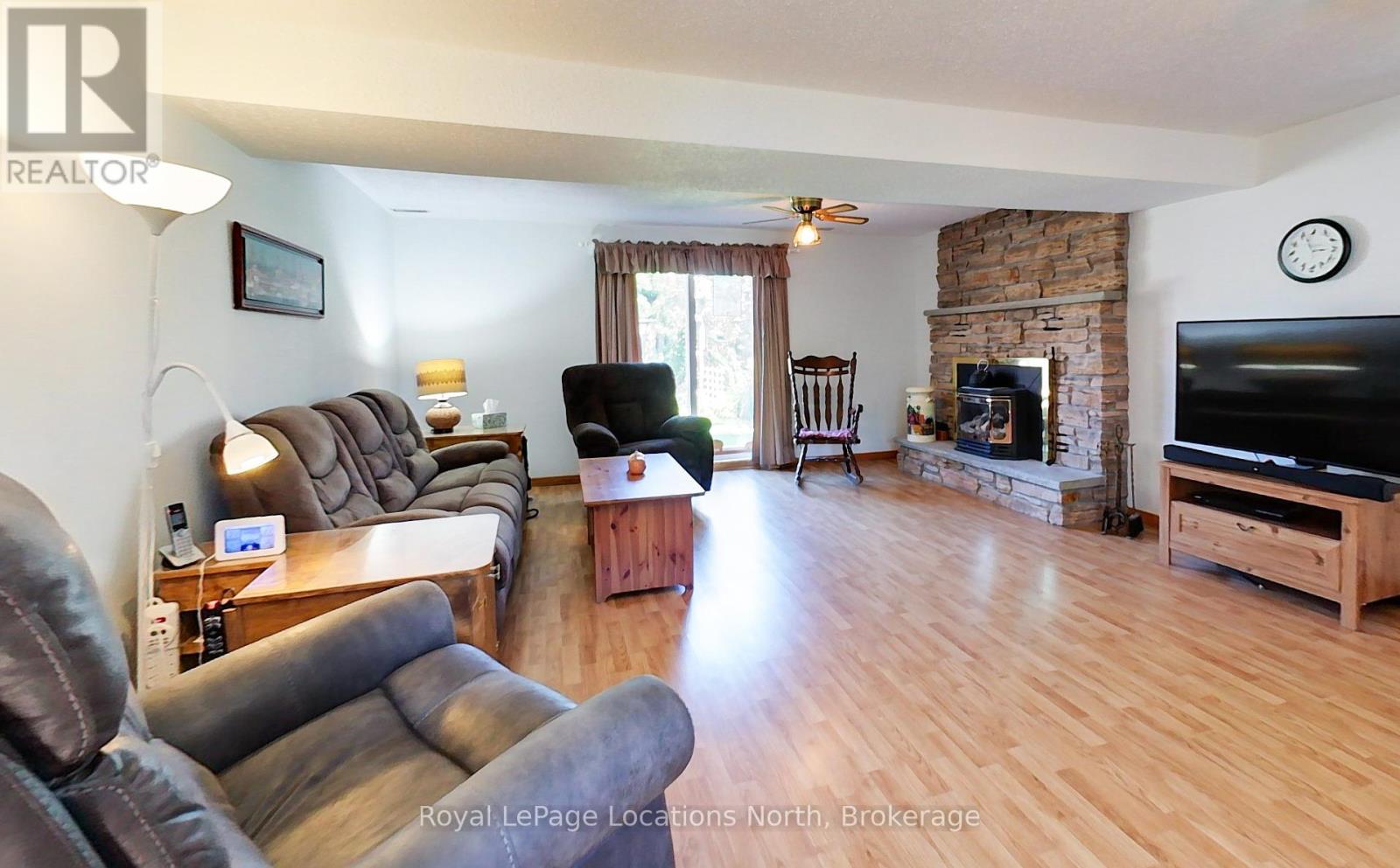 221 John Street, Clearview, Ontario  L0M 1S0 - Photo 25 - S12304584