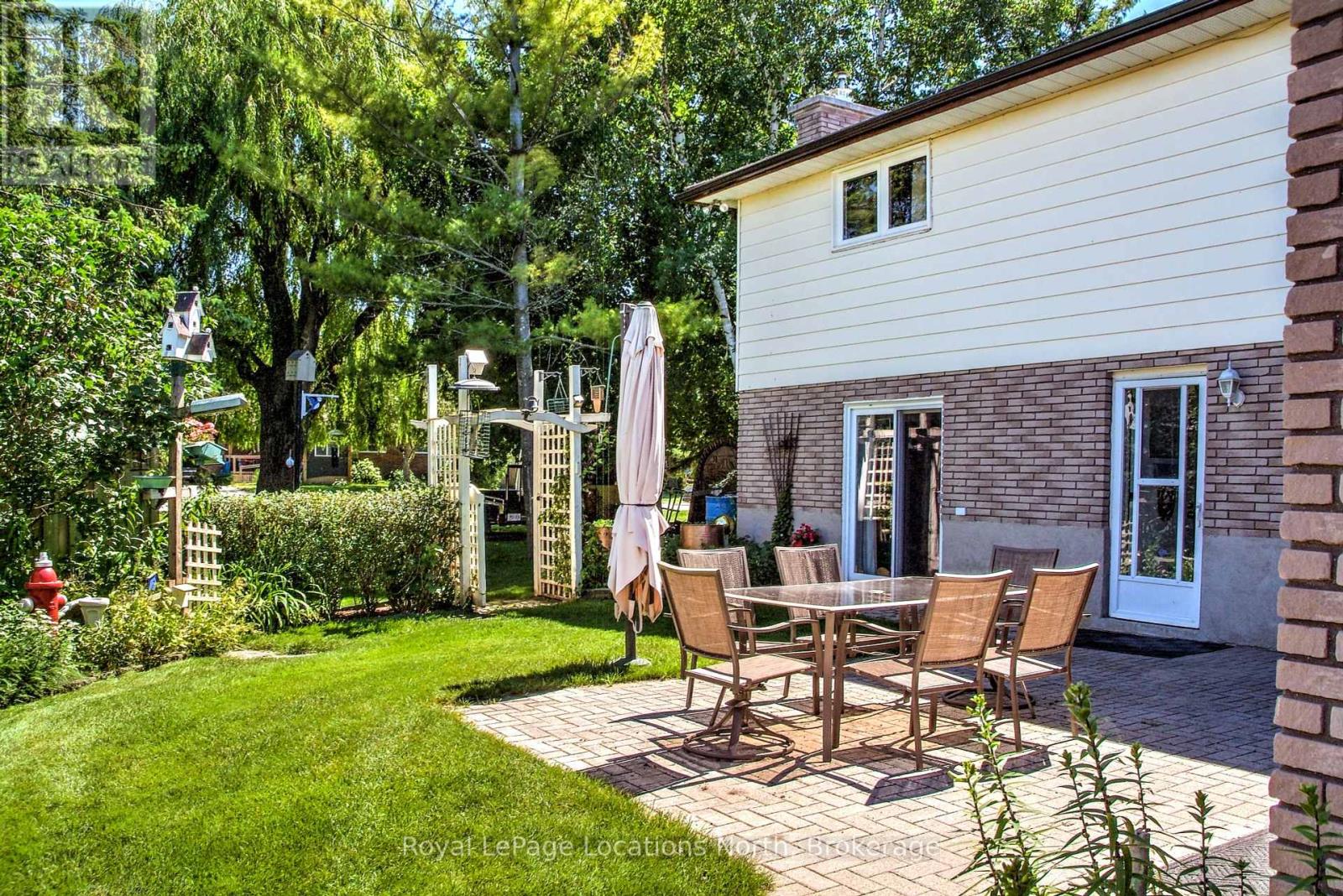 221 John Street, Clearview, Ontario  L0M 1S0 - Photo 5 - S12304584