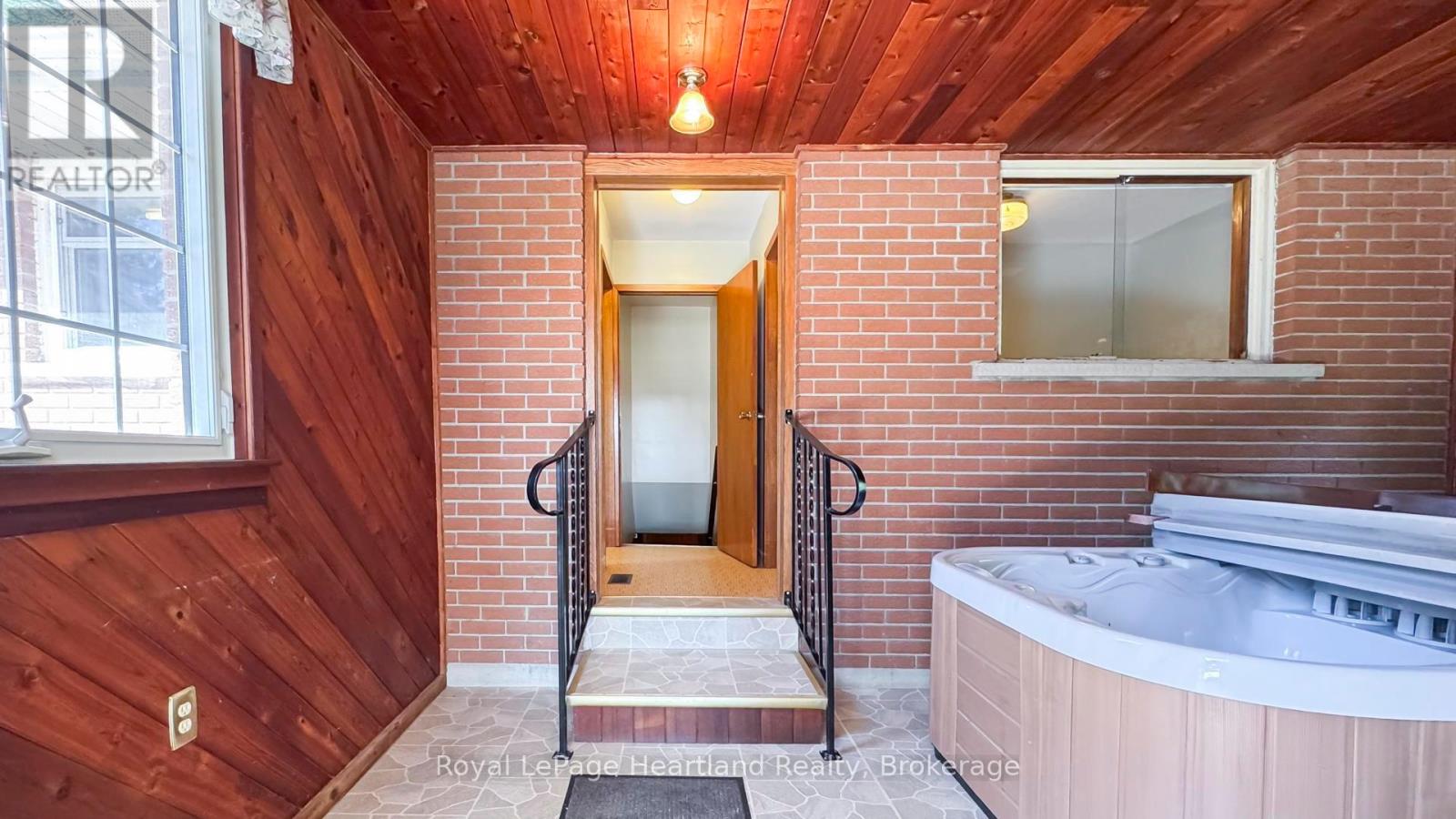 Photo 36 of 49 for 77850 Tipperary Line