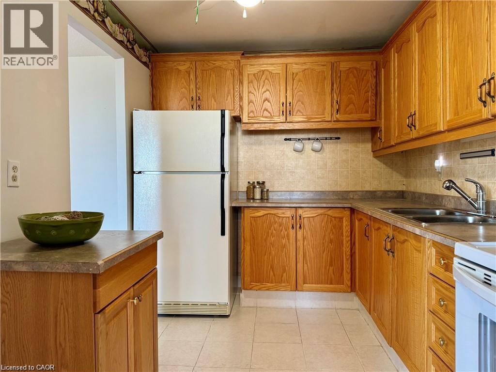 1100 Courtland Avenue E Unit# 808, Kitchener, Ontario  N2C 2H9 - Photo 6 - 40763255