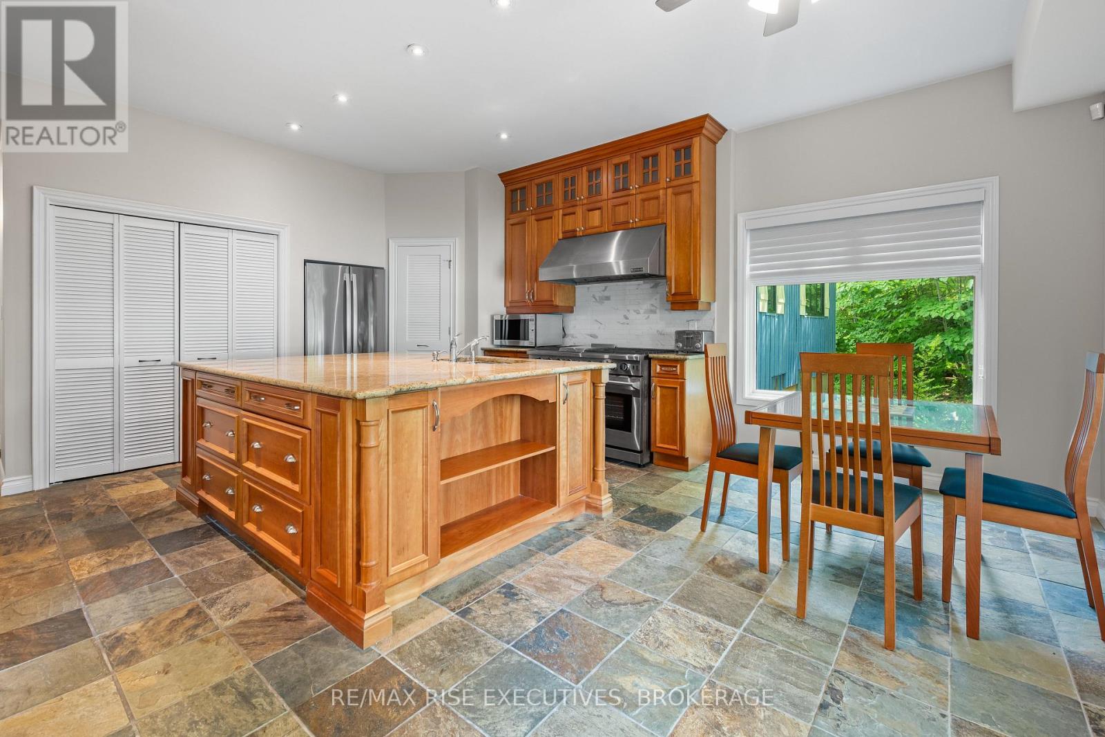 2300 County Road 32, Leeds And The Thousand Islands, Ontario  K7G 2V3 - Photo 11 - X12364321