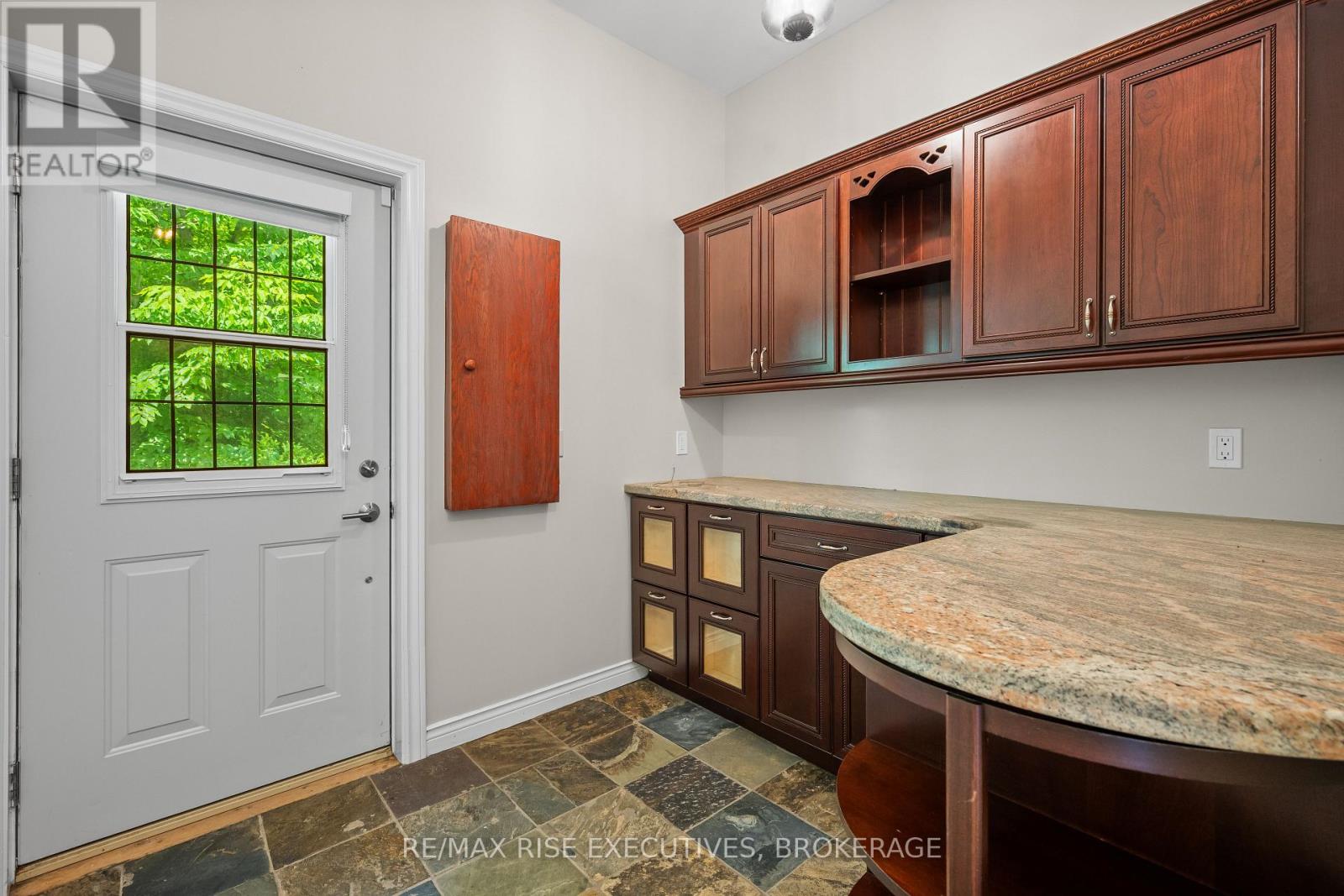 2300 County Road 32, Leeds And The Thousand Islands, Ontario  K7G 2V3 - Photo 5 - X12364321