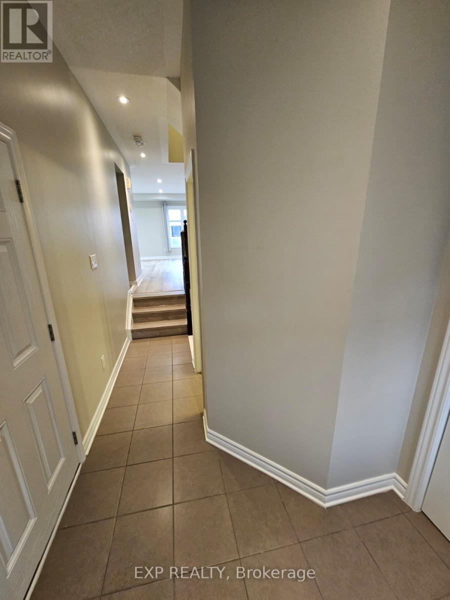 213 Halyard Way, Ottawa, Ontario  K2T 0L2 - Photo 2 - X12364349