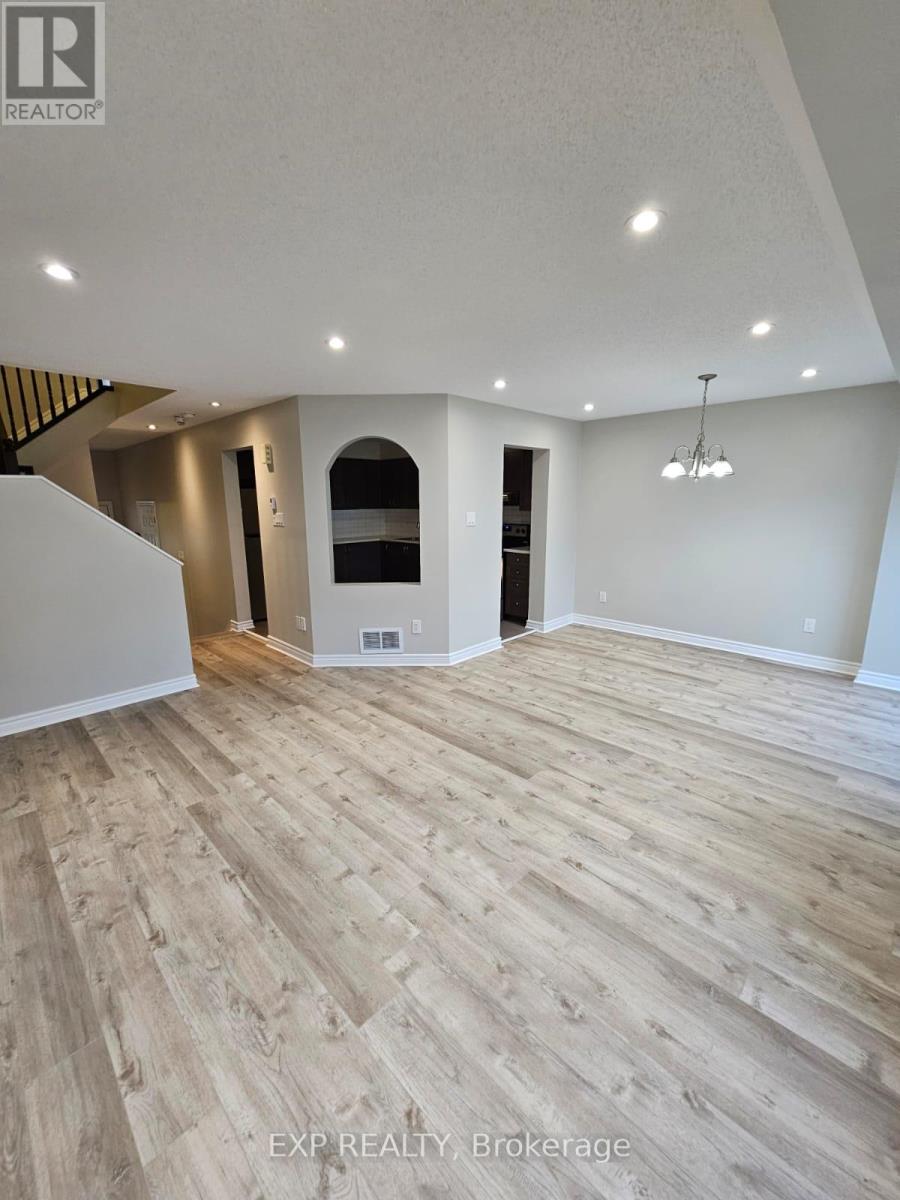 213 Halyard Way, Ottawa, Ontario  K2T 0L2 - Photo 3 - X12364349