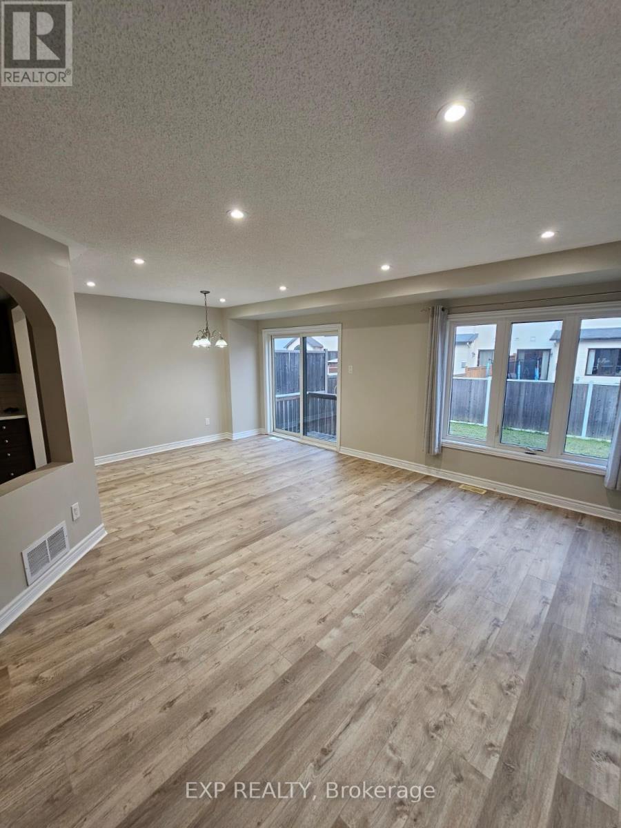 213 Halyard Way, Ottawa, Ontario  K2T 0L2 - Photo 4 - X12364349