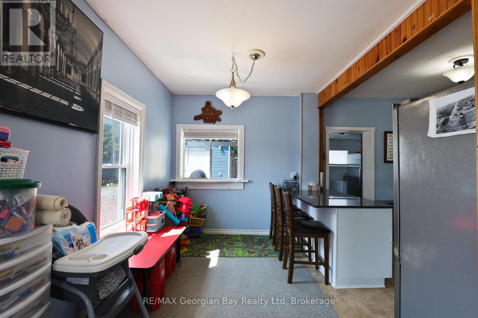 136 Fourth Street, Midland, Ontario  L4R 3T2 - Photo 5 - S12364325